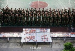 官兵吃瓜,官兵共享吃瓜时光