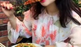 新疆姑娘吃籽瓜,籽瓜的独特魅力