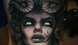 吃瓜纹身女美杜莎,吃瓜群众的神秘诱惑