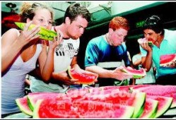 古城吃瓜大赛,吃瓜大赛欢乐盛宴