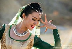 新疆姑娘吃籽瓜,籽瓜的独特魅力